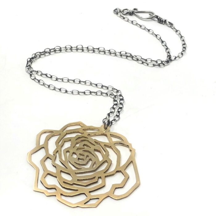 Rose pendant necklace in brass