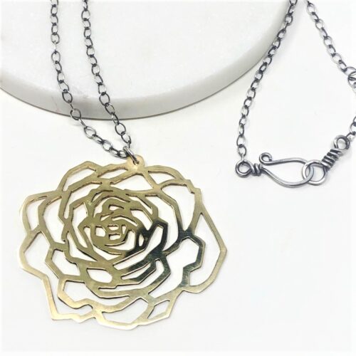 Rose pendant necklace in brass